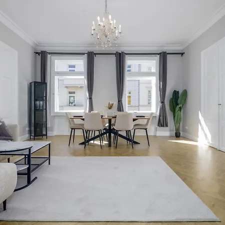 K&m - Zentral - Geraeumig - Charmanter Altbau