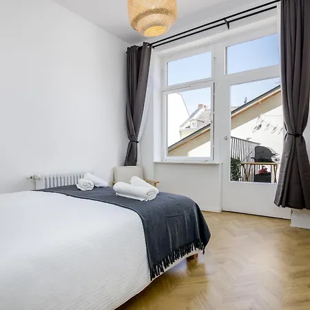 K&m - Zentral - Geraeumig - Charmanter Altbau Apartament
