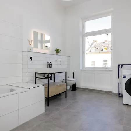 K&m - Zentral - Geraeumig - Charmanter Altbau Wiesbaden